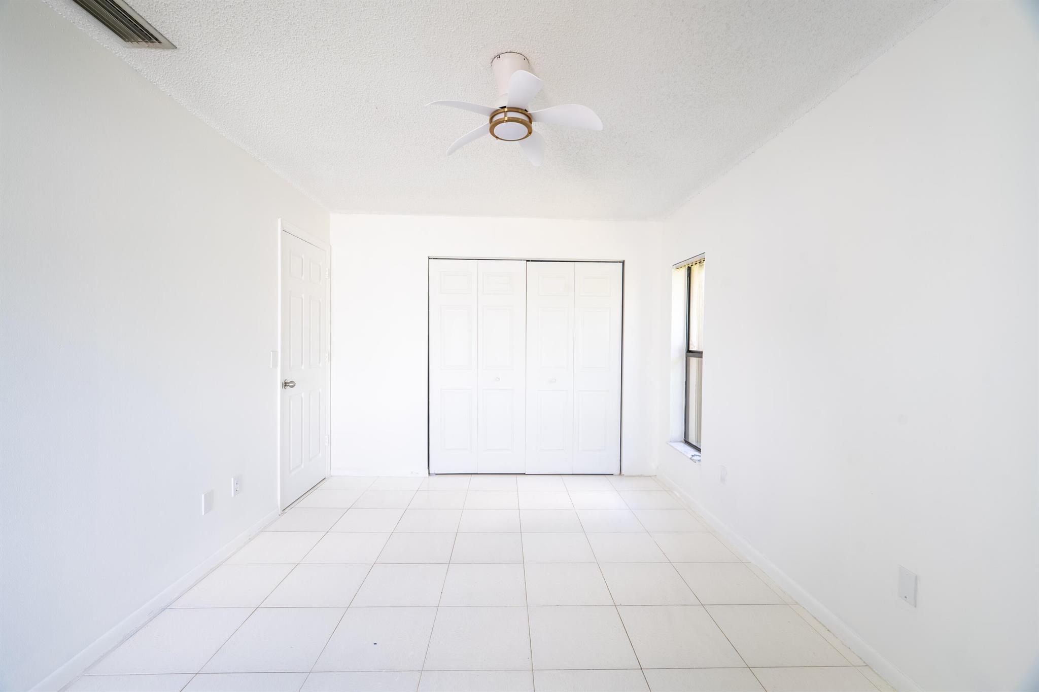 SANDALFOOT ESTATES EAST - Residential Lease