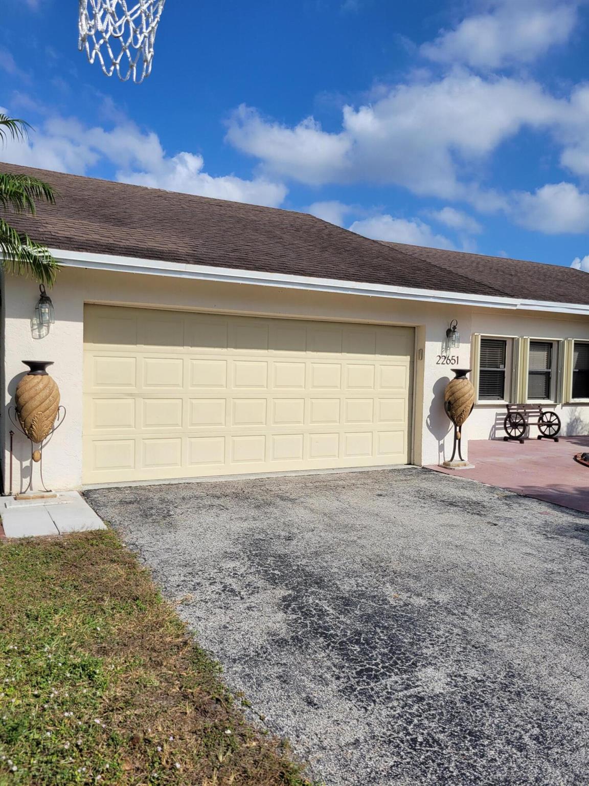 SANDALFOOT ESTATES EAST - Residential Lease