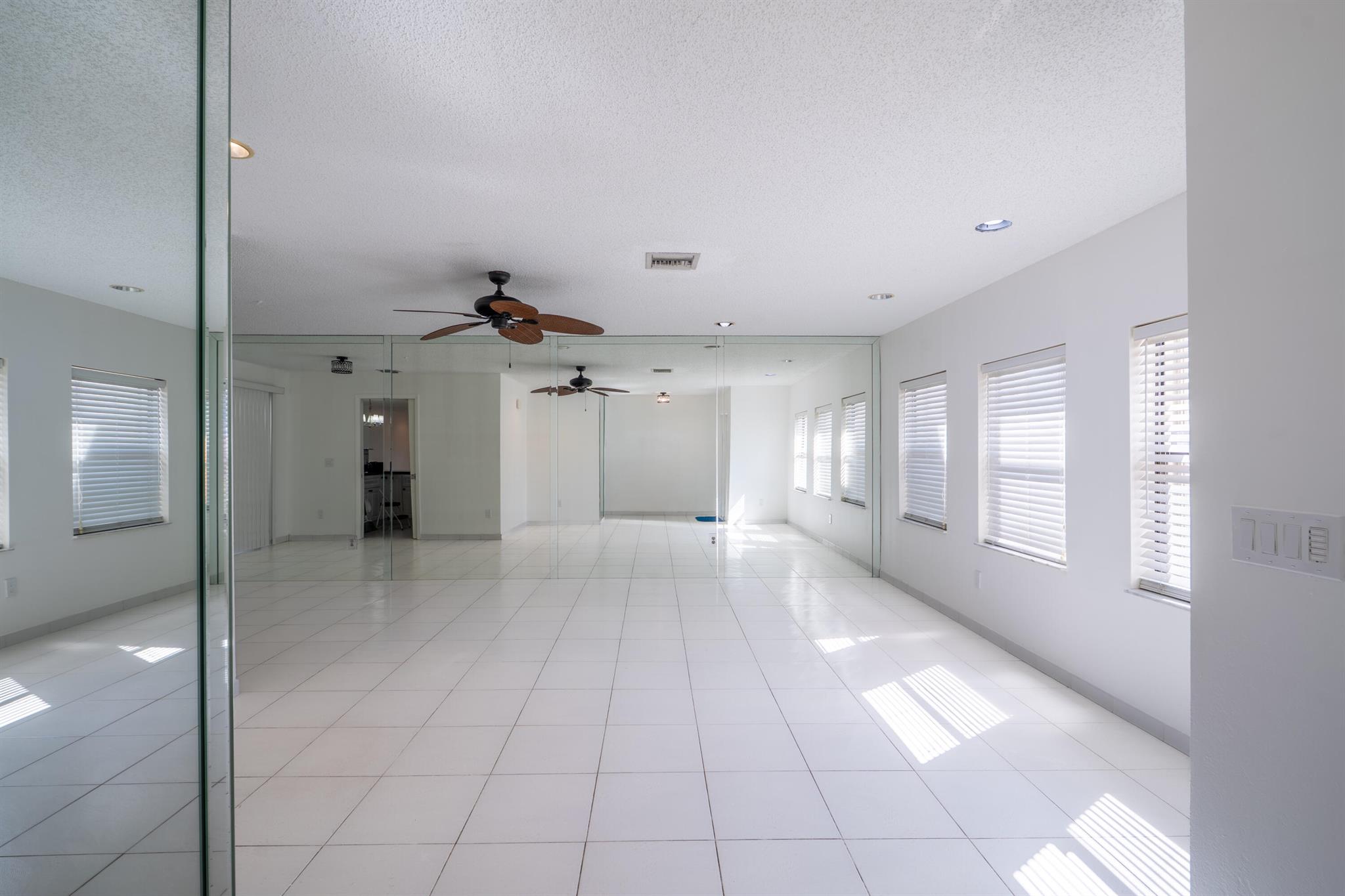 SANDALFOOT ESTATES EAST - Residential Lease