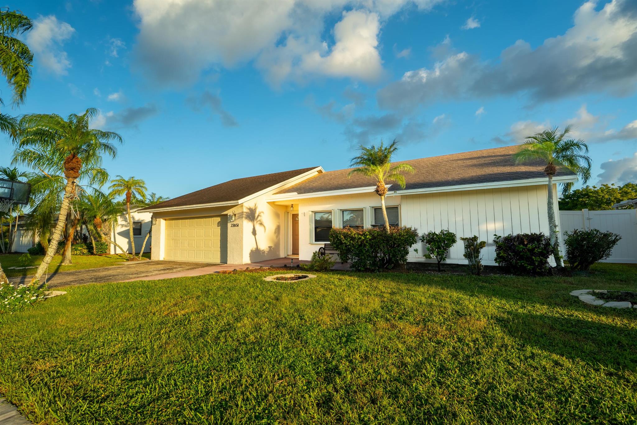 SANDALFOOT ESTATES EAST - Residential Lease