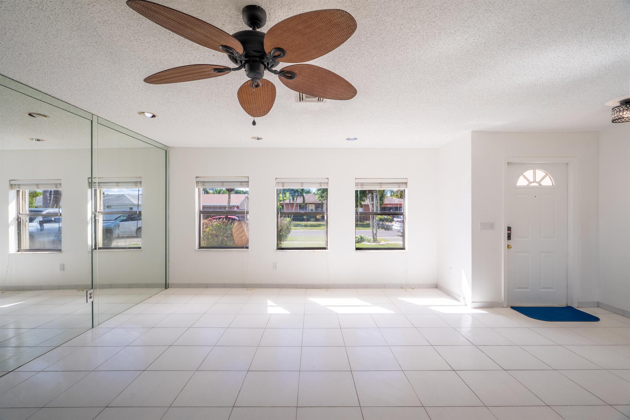 SANDALFOOT ESTATES EAST - Residential Lease