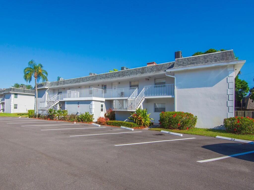 Photo of 1166 6th Avenue #C5, Vero Beach, FL 32960 (MLS # B26027415)