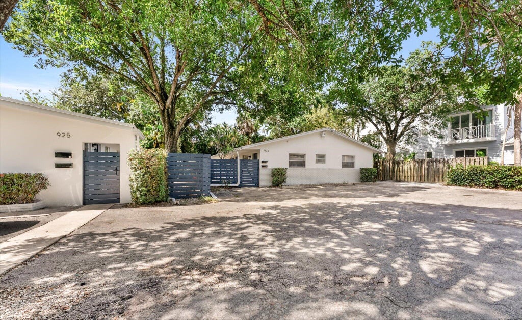 Photo of 925 W Las Olas Boulevard #1-2, Fort Lauderdale, FL 33312 (MLS # B26056196)