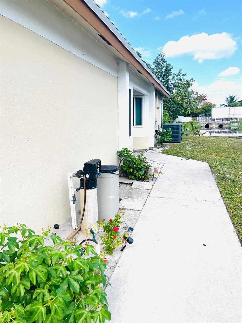 Photo of 838 E PALM RUN Drive, North Lauderdale, FL 33068 (MLS # B26067437)