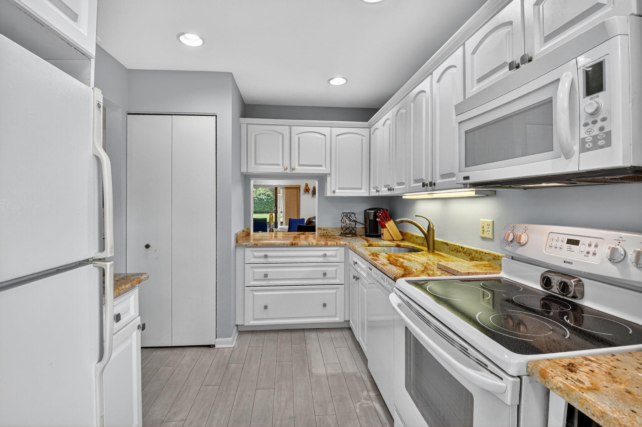 STRATFORD AT HUNTERS RUN CONDO - Residential