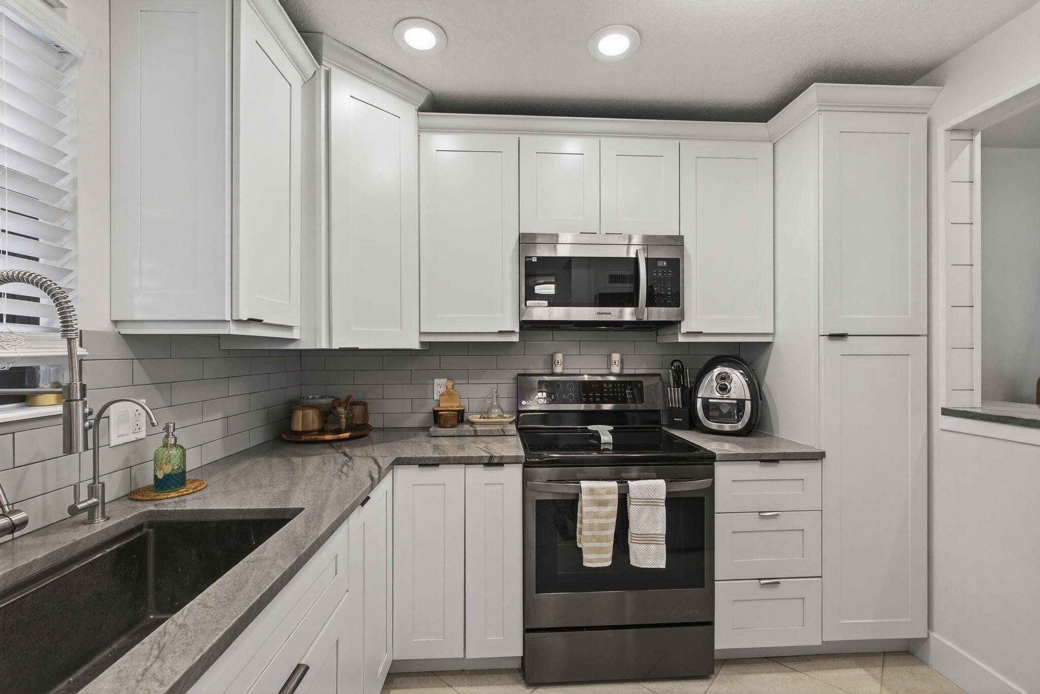 BOUNDBROOK CONDO S - Residential