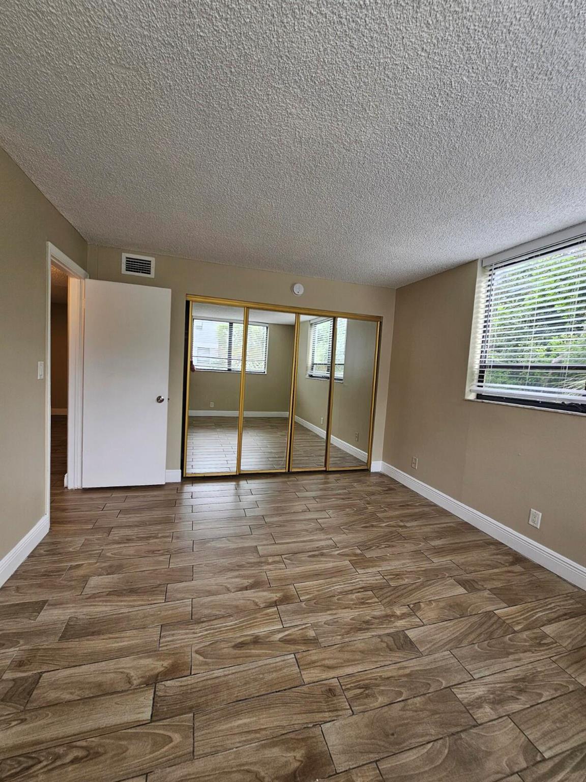 PRESIDENTIAL GOLFVIEW CON - Residential Lease