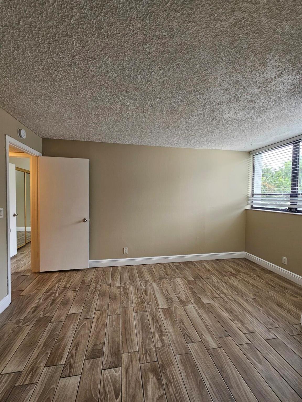 PRESIDENTIAL GOLFVIEW CON - Residential Lease