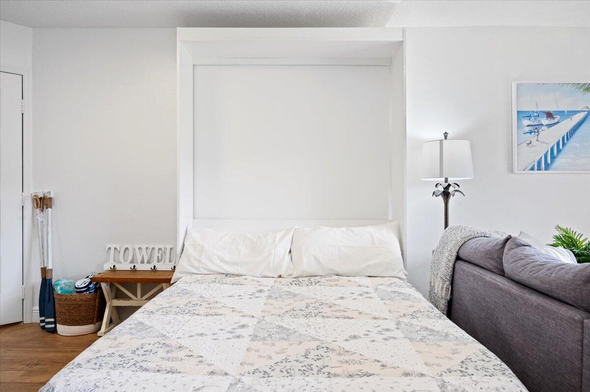 SEA RISE CONDO - Residential Lease