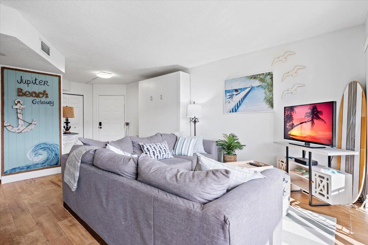 SEA RISE CONDO - Residential Lease