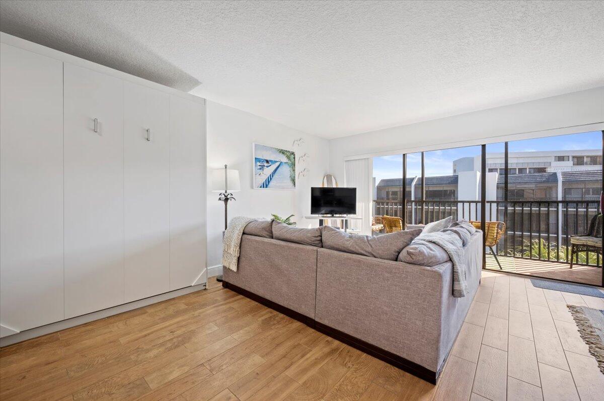 SEA RISE CONDO - Residential Lease