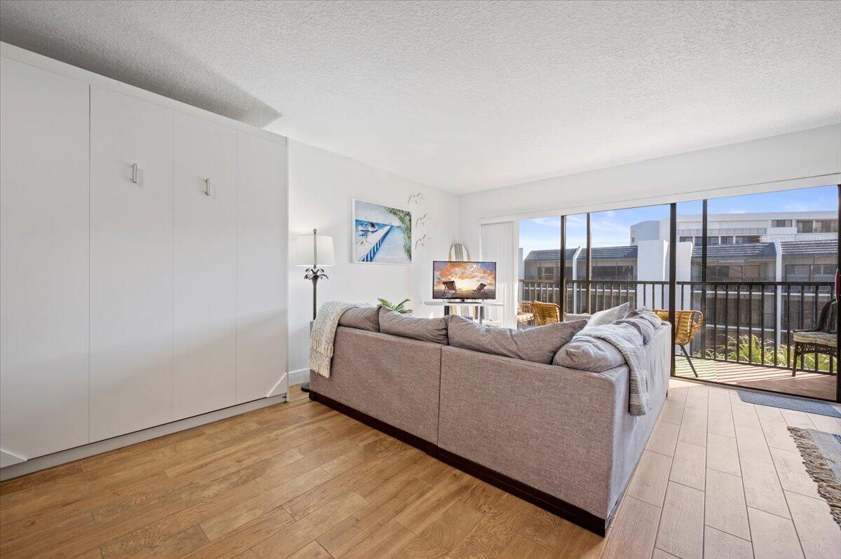 SEA RISE CONDO - Residential Lease