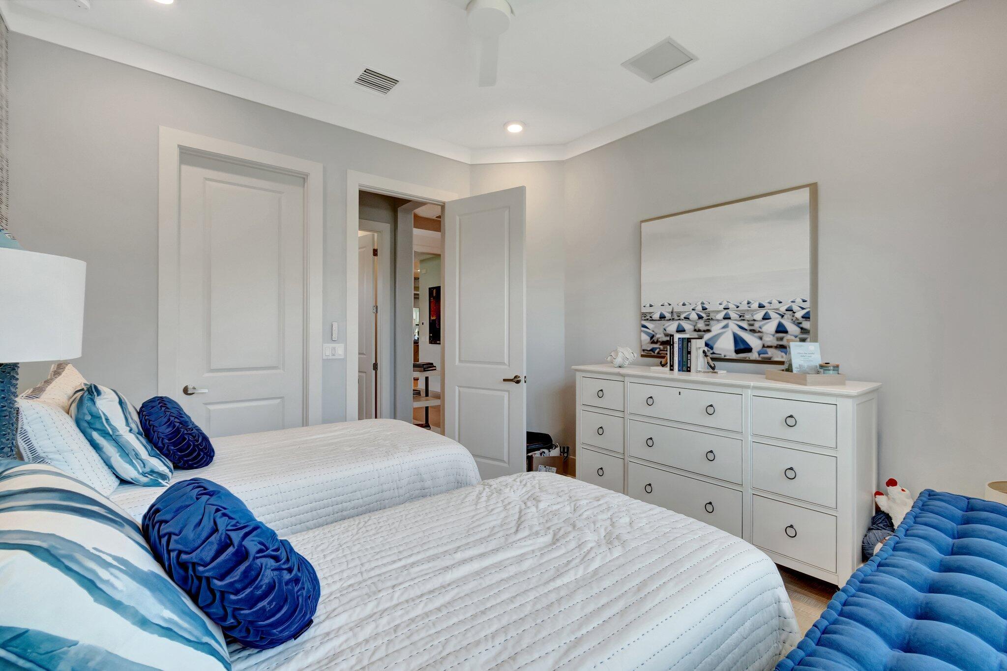 CRESSWIND PALM BEACH - Residential