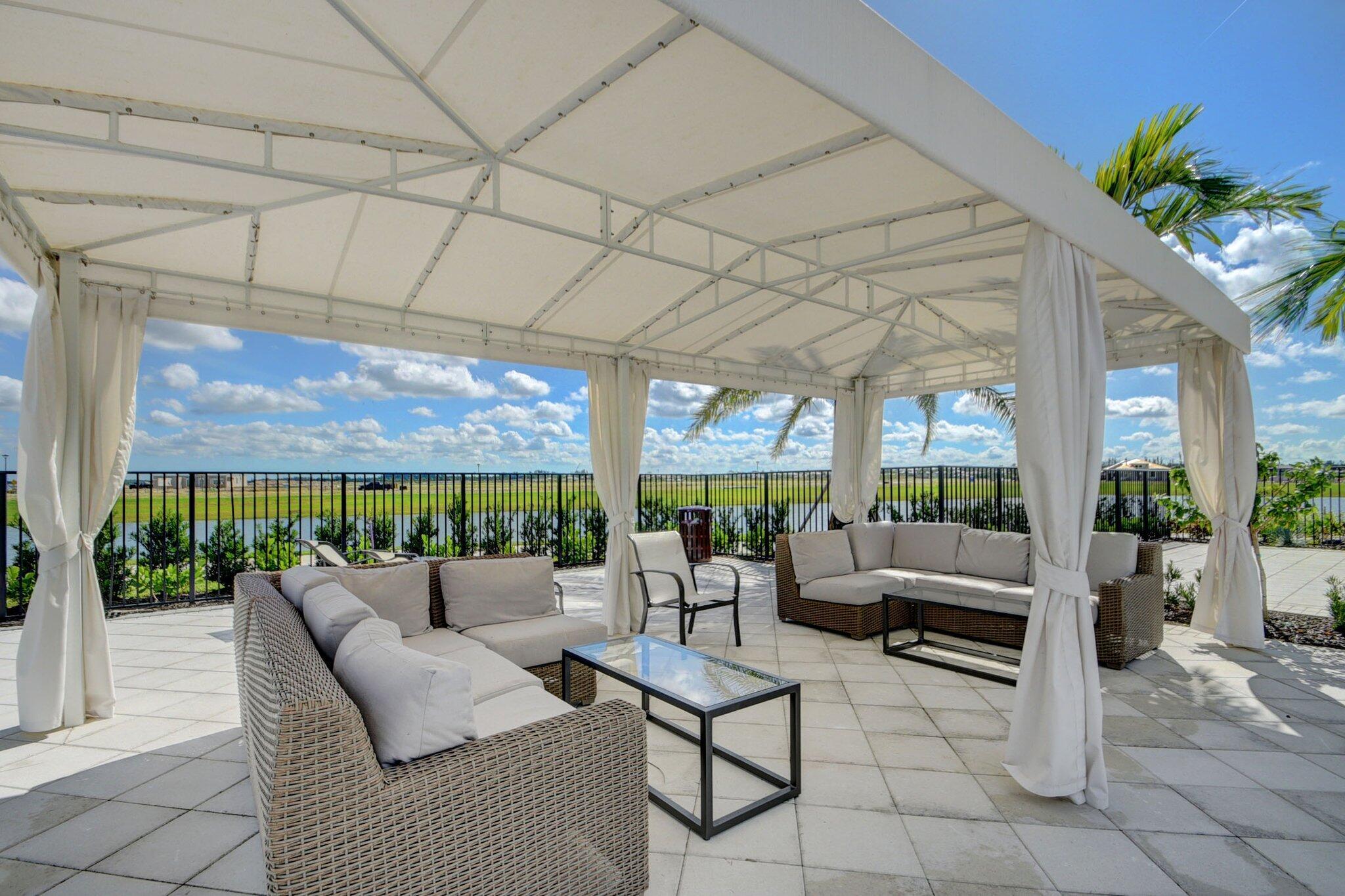 CRESSWIND PALM BEACH - Residential