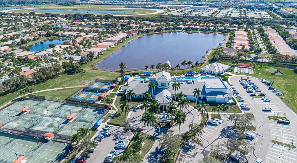 VENETIAN ISLES - Residential