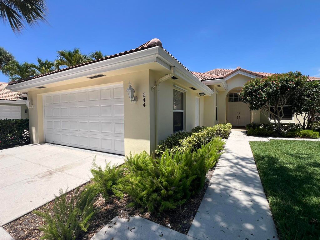 Photo of 244 Hampton Place, Jupiter, FL 33458 (MLS # B26042228)