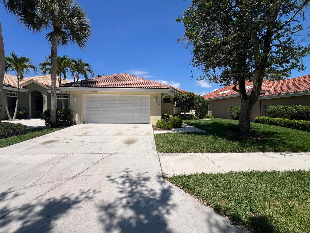 Photo of 244 Hampton Place, Jupiter, FL 33458 (MLS # B26042228)