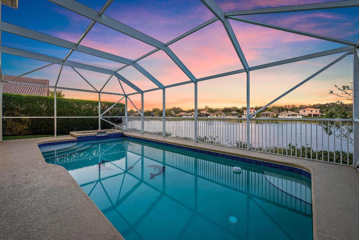 3104 SW Porpoise Circle