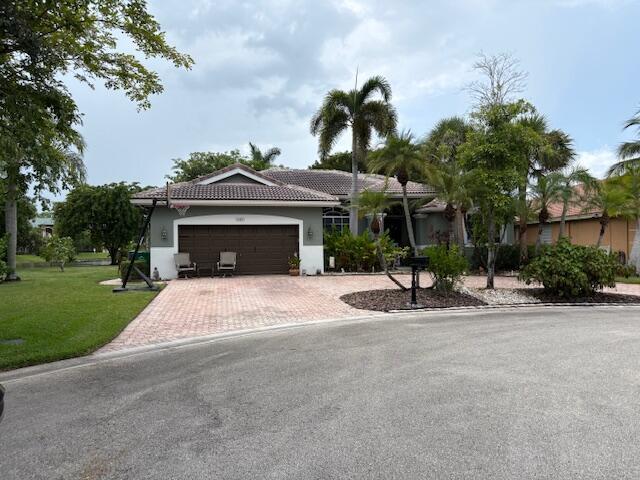 Rare opportunity in Mariners Cove. Beautiful home on a cul-de-sac!! 4 bedrooms 3 full bathrooms. Gorgeous lake views!!! A/C is 2021, Hot water tank 2025, Dishwasher 2023 house painted 2023. Chandelier in the kitchen and refrigerator in the garage will not be sold with the home.