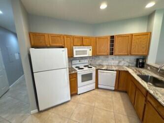 CASTLE PINES CONDOMINIUM - Residential Lease