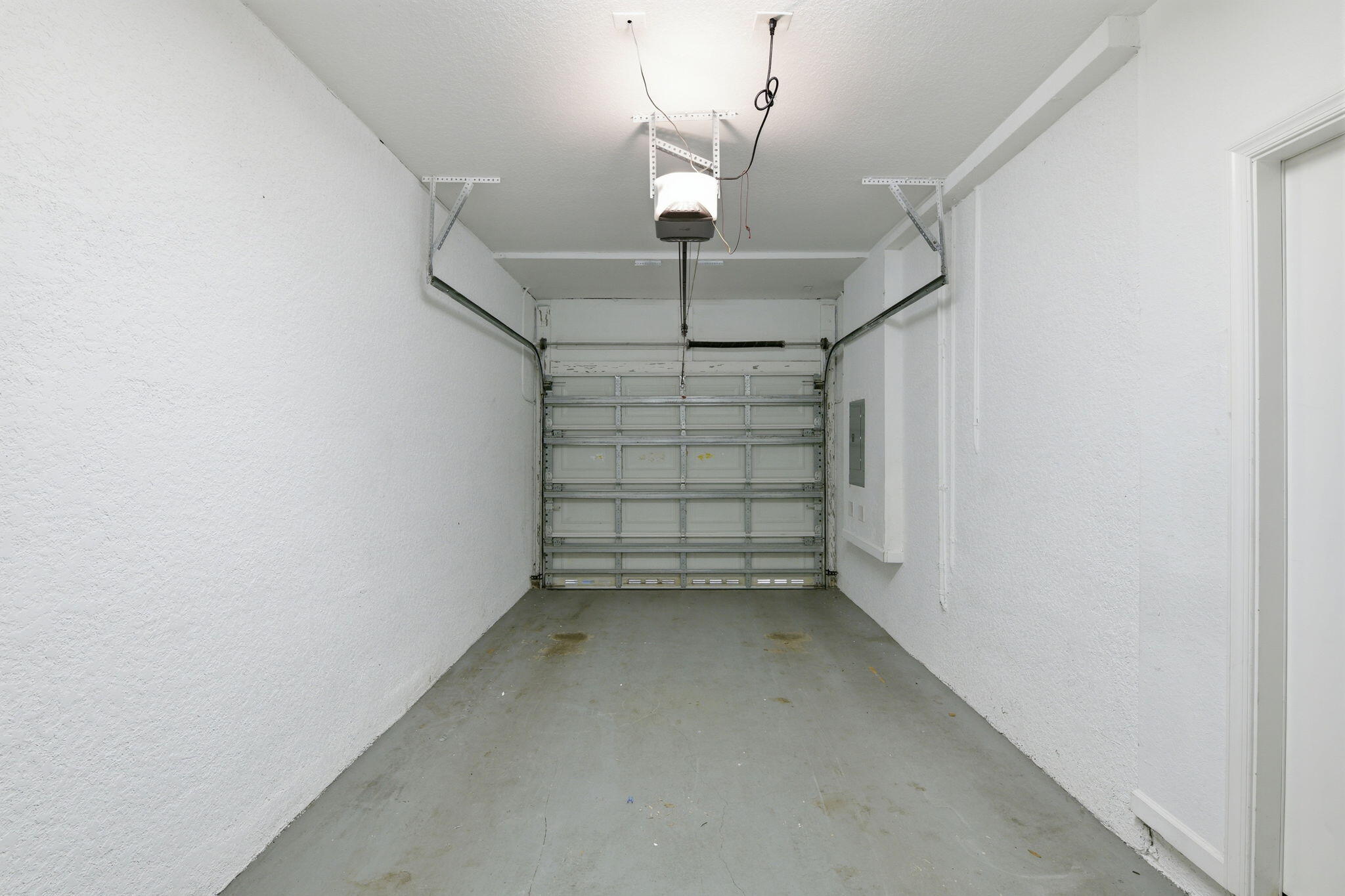 OAKLAND LAKES - Residential