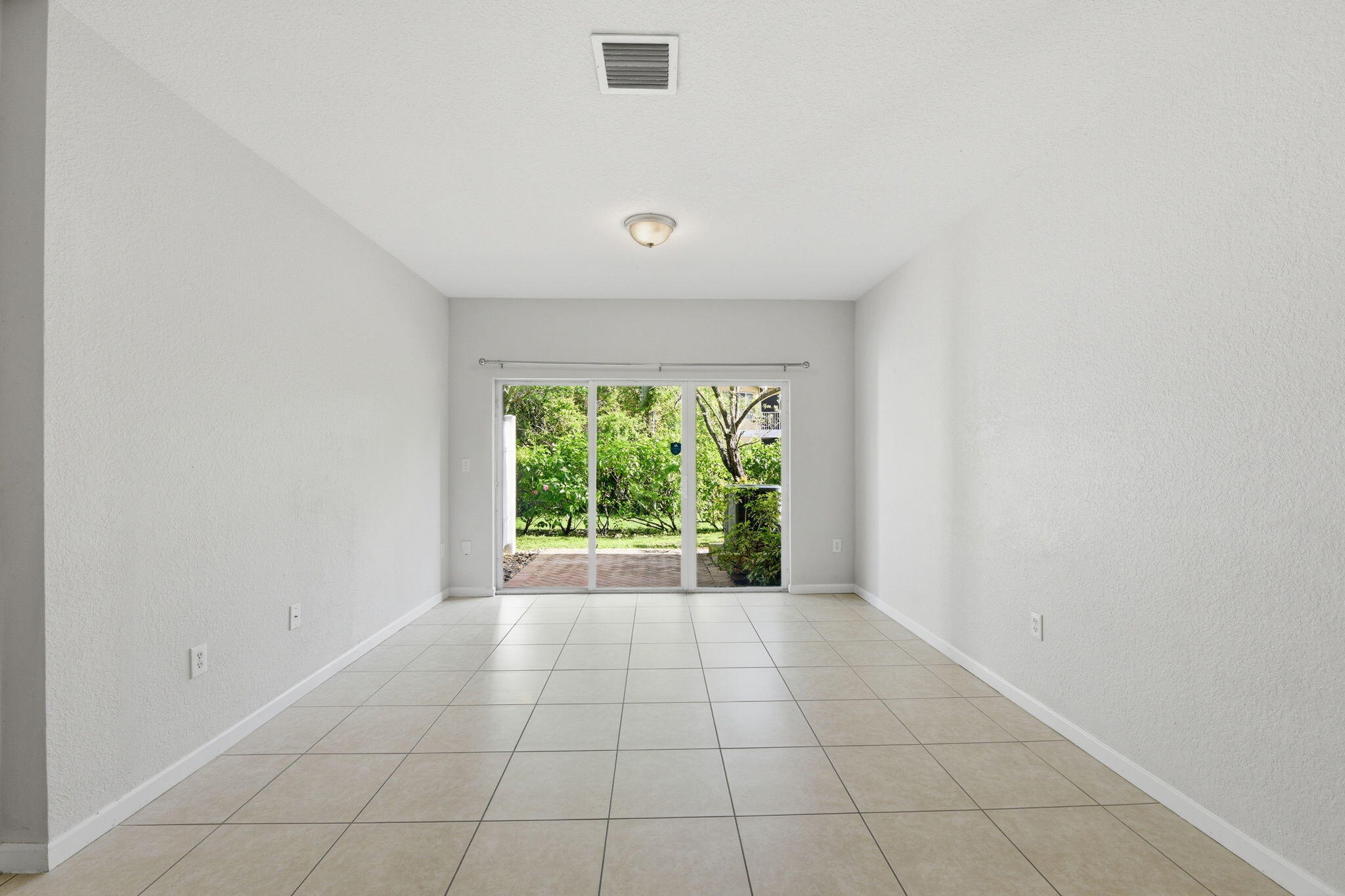 OAKLAND LAKES - Residential