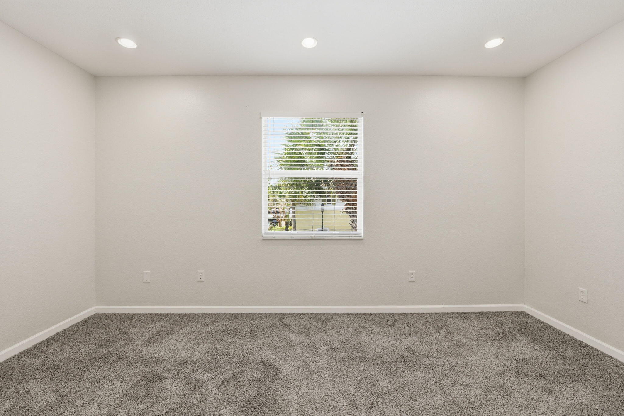 OAKLAND LAKES - Residential