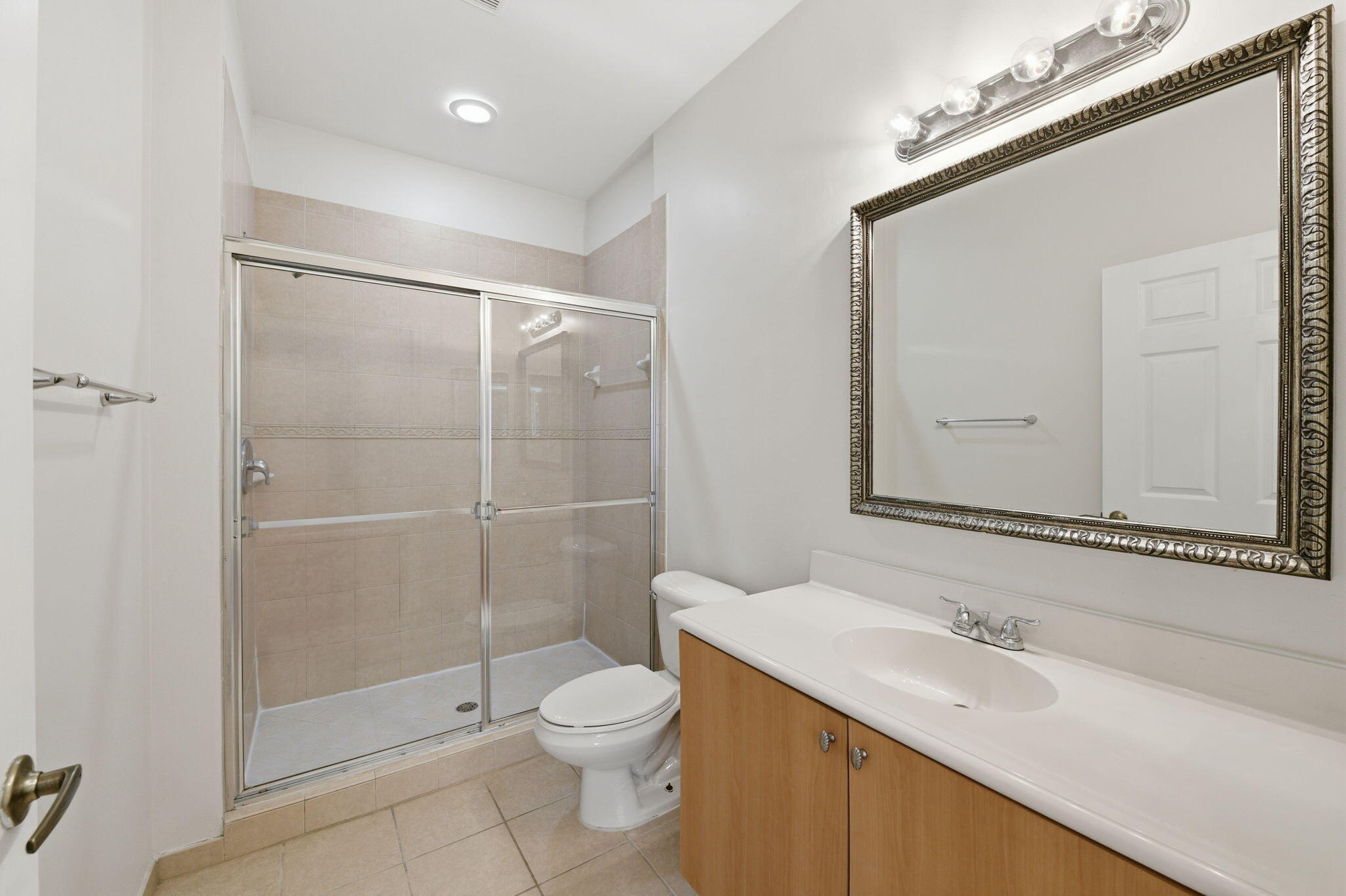 OAKLAND LAKES - Residential