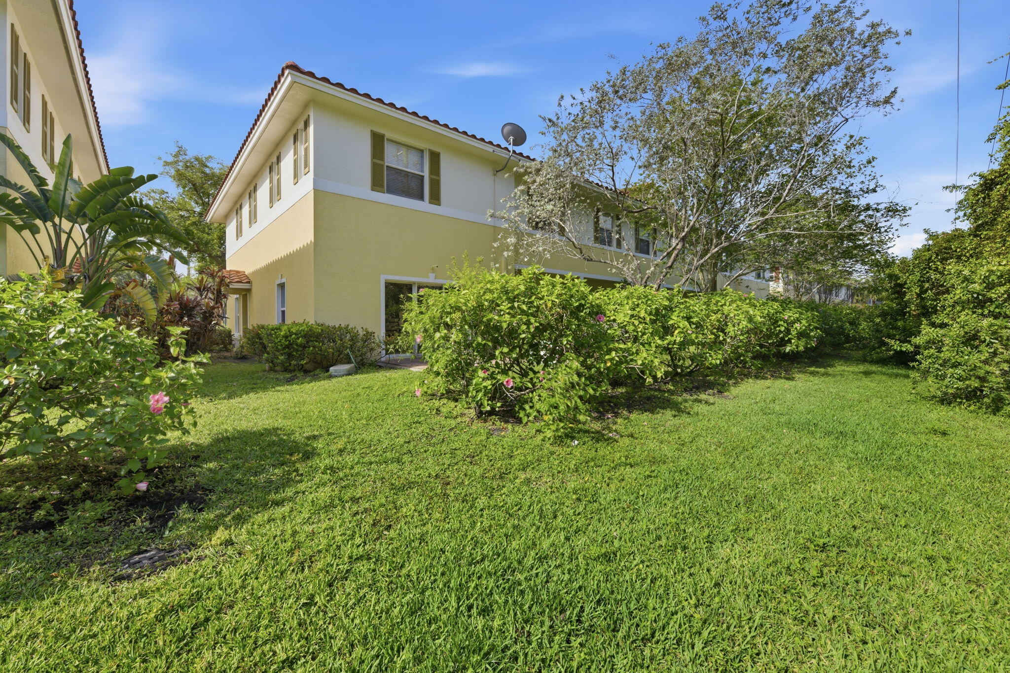 OAKLAND LAKES - Residential