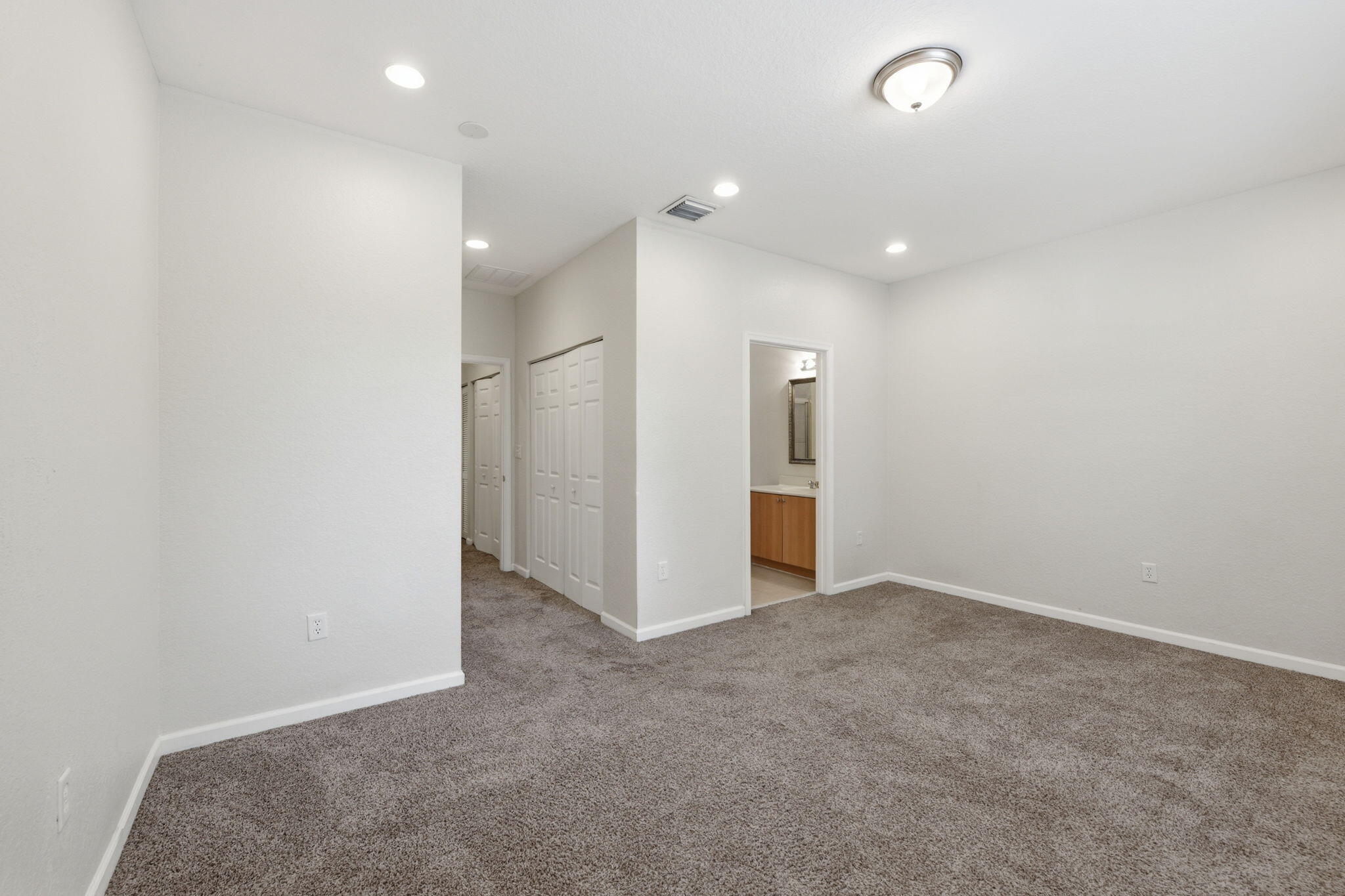 OAKLAND LAKES - Residential