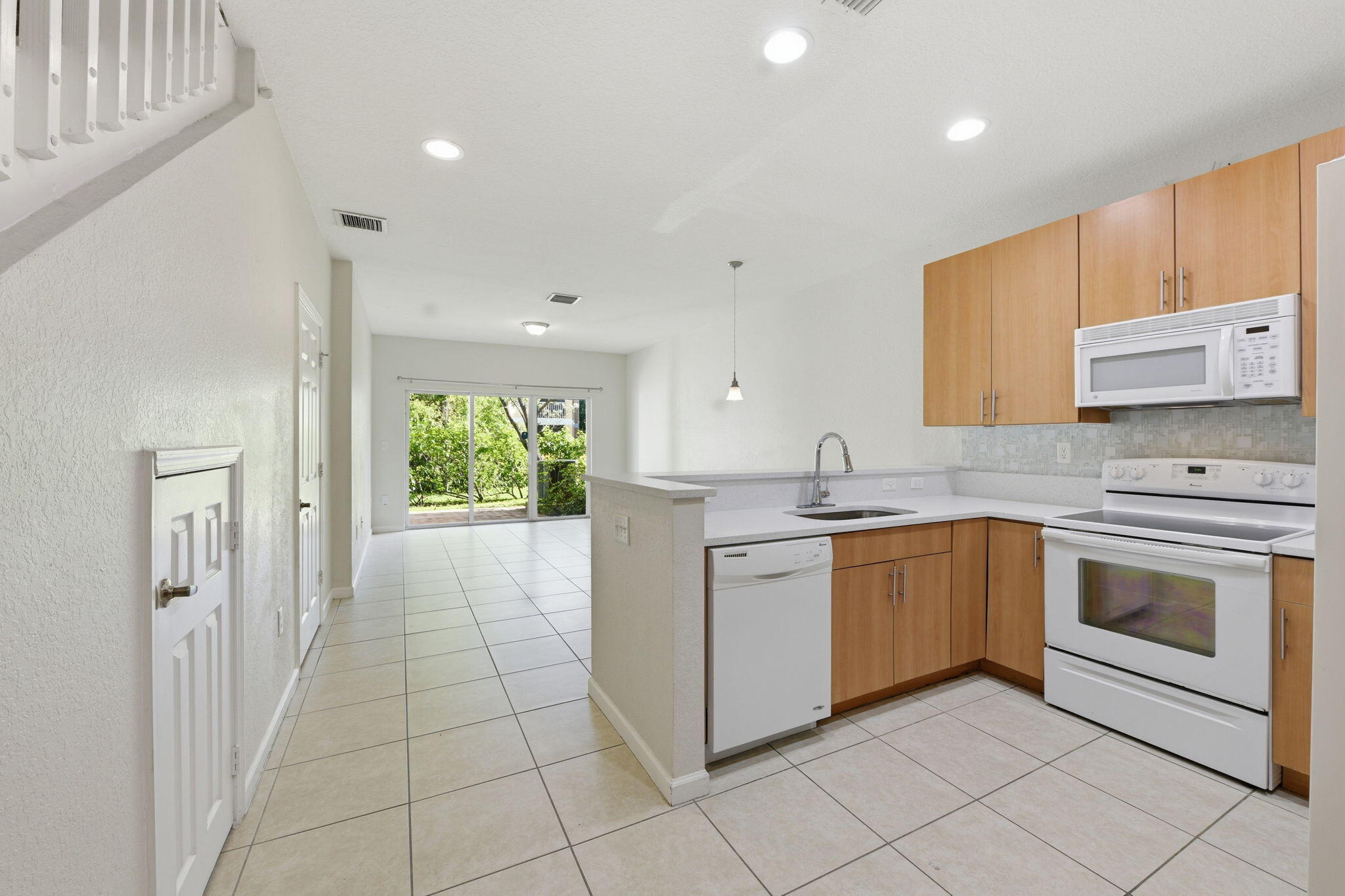 OAKLAND LAKES - Residential