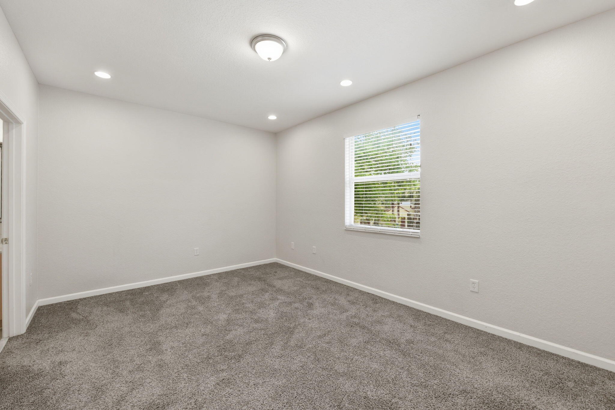 OAKLAND LAKES - Residential