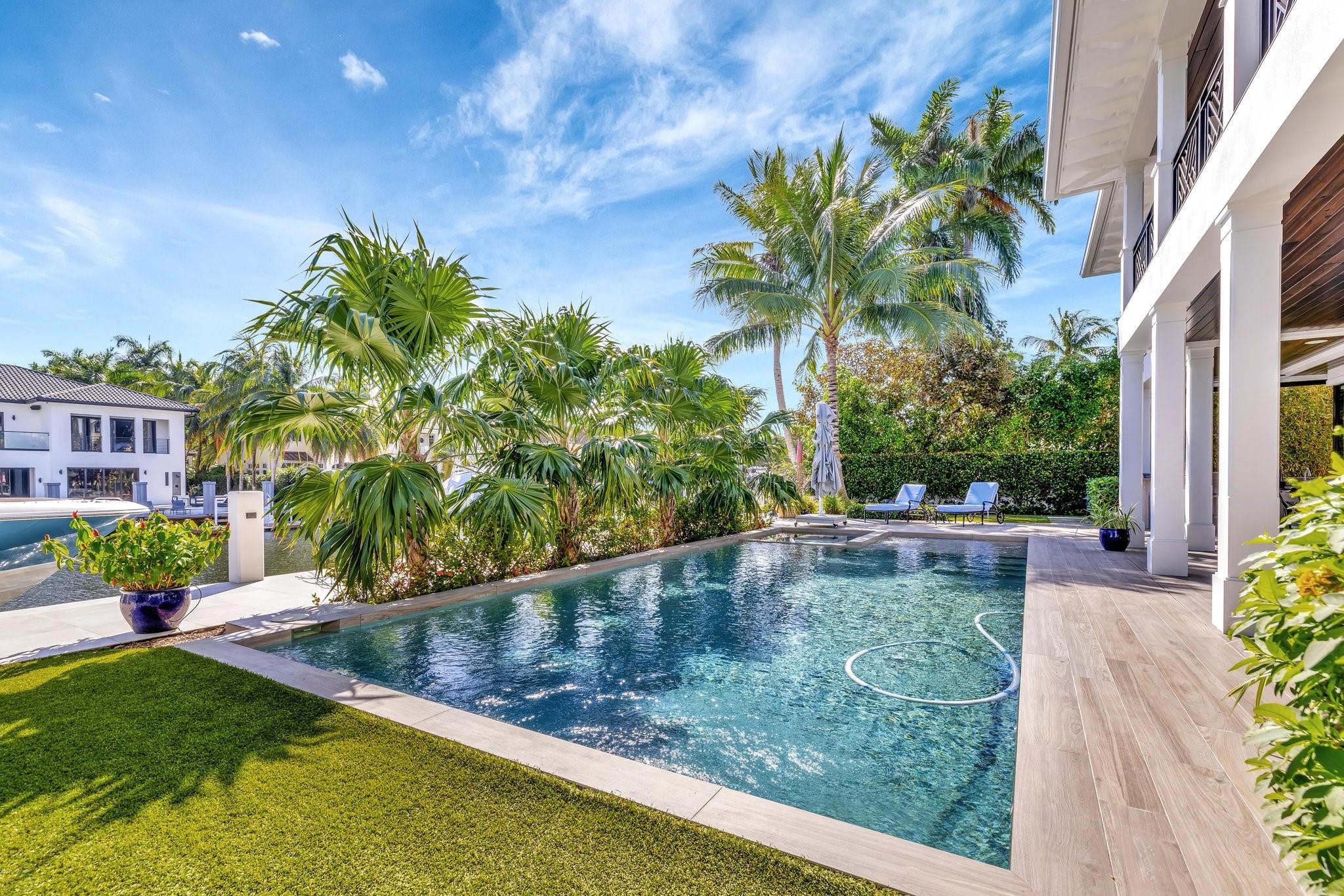 Las Olas Isles - Residential