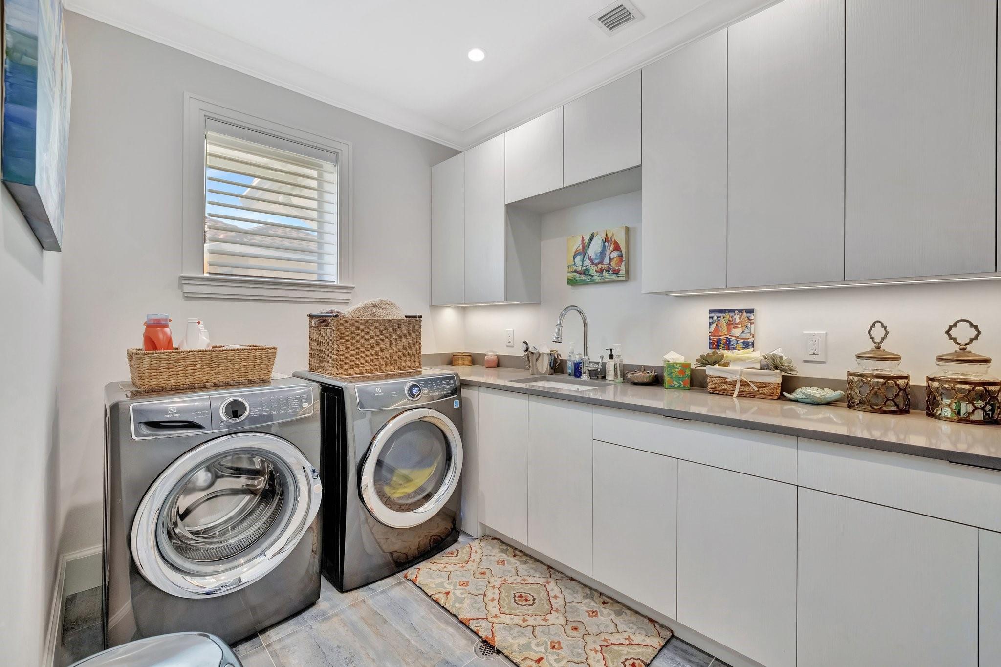 Las Olas Isles - Residential