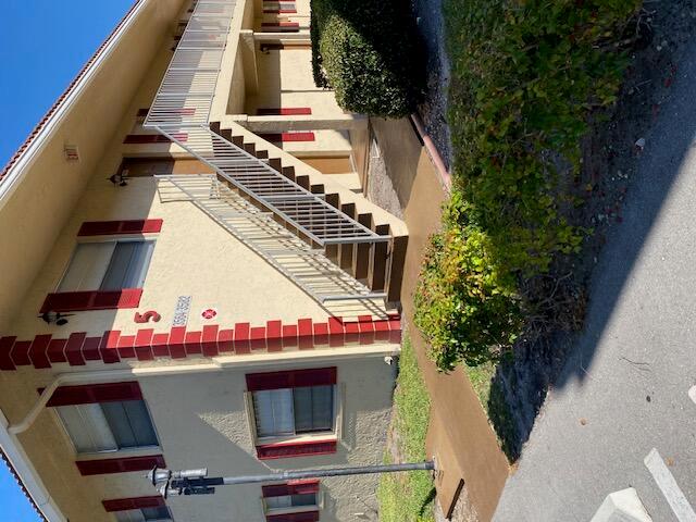 Newly renovated charming 2nd floor corner condo 2 b/r, 2 baths, 809 sq ft of comfortable living space, located in the heart of Coral Springs, this unit isperfect for those seeking convenience and comfort. Walking distance tothe new Downtown Coral Springs with Tacocraft,, Starbucks, The Walk and more.Spacious Living Area: Enjoy a bright and airy living room, perfect forrelaxing or entertaining guests.Remodeled Modern Kitchen: Equipped with ample cabinet space and modernappliances including washer/dryer.Cozy Bedrooms: Two well-sized bedrooms with plenty of closet space.Remodeled Bathrooms: Two full bathrooms with updated fixtures.Community Amenities: Access to community pool.