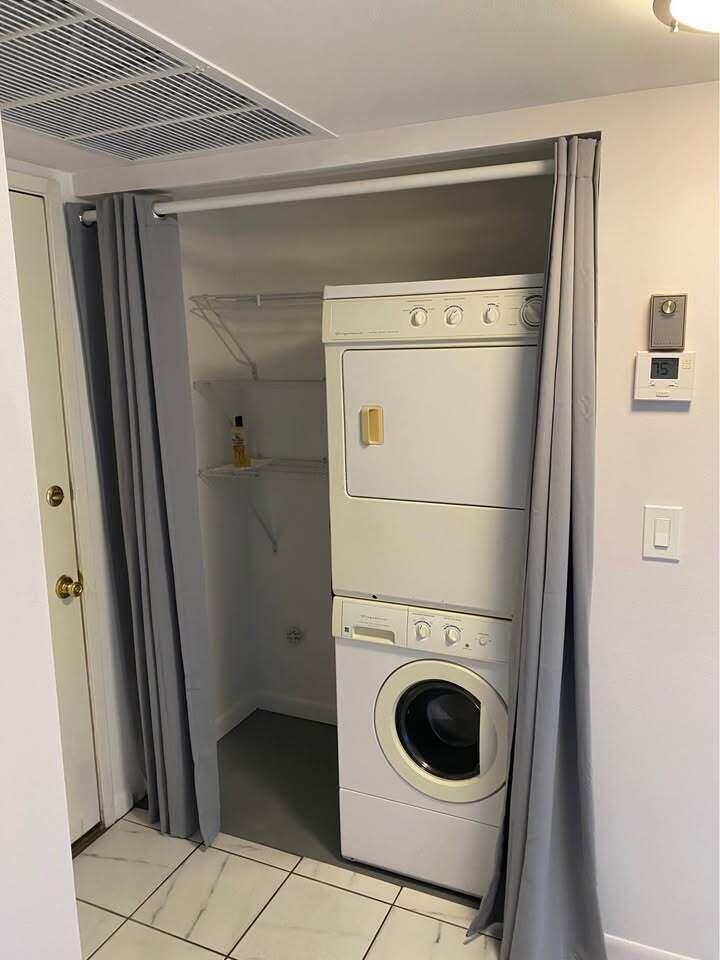 HOLIDAY VILLAGE - Residential Lease