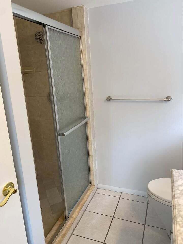 HOLIDAY VILLAGE - Residential Lease