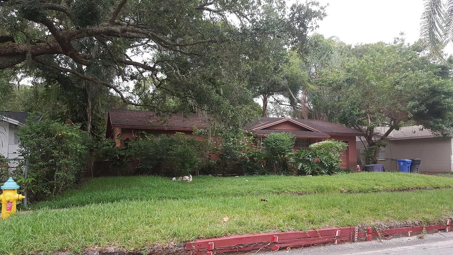 4415 Dolphin Dr