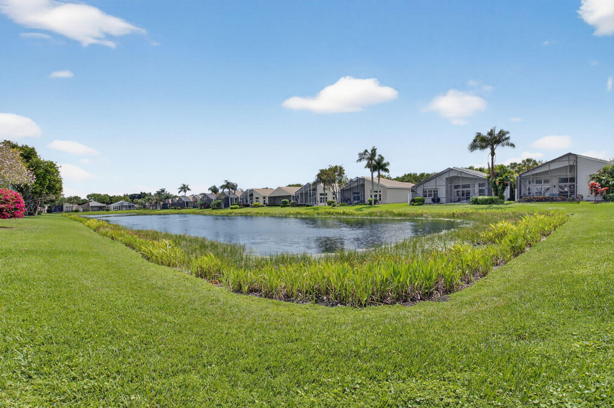 VALENCIA FALLS 6 - Residential