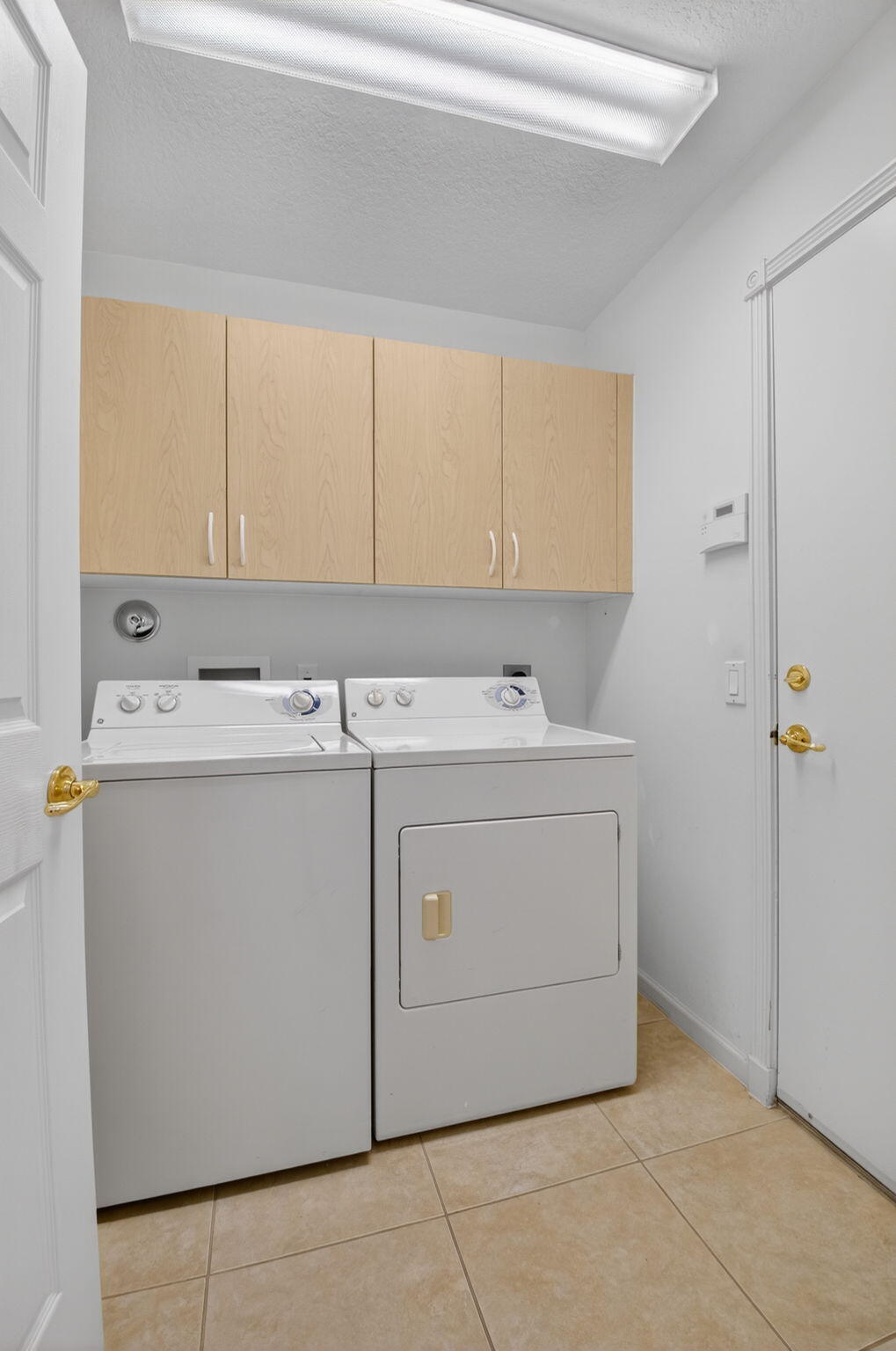 VALENCIA FALLS 6 - Residential