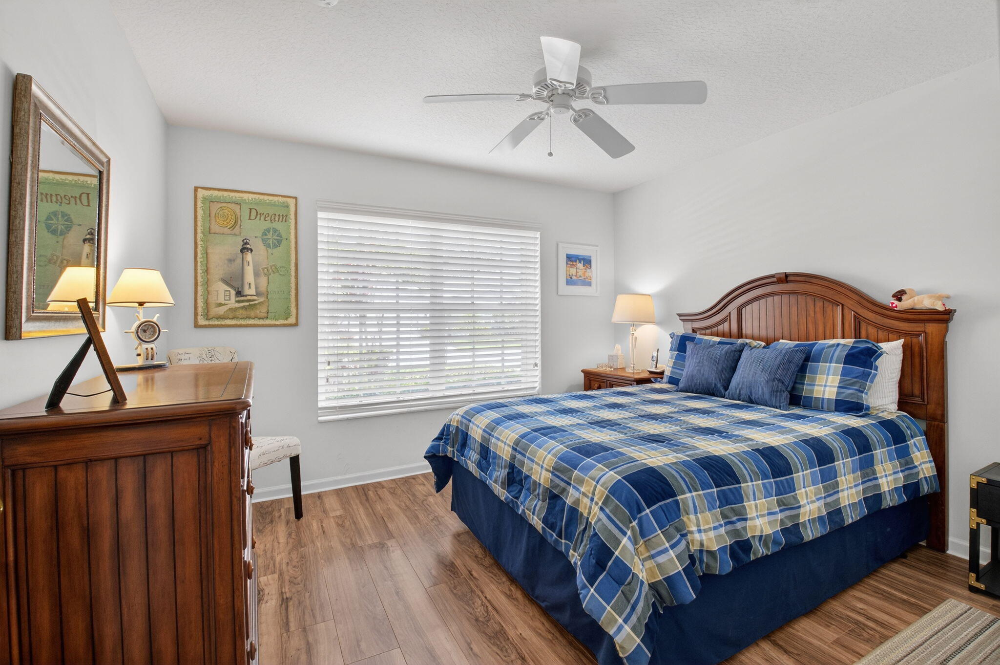 VALENCIA FALLS 6 - Residential