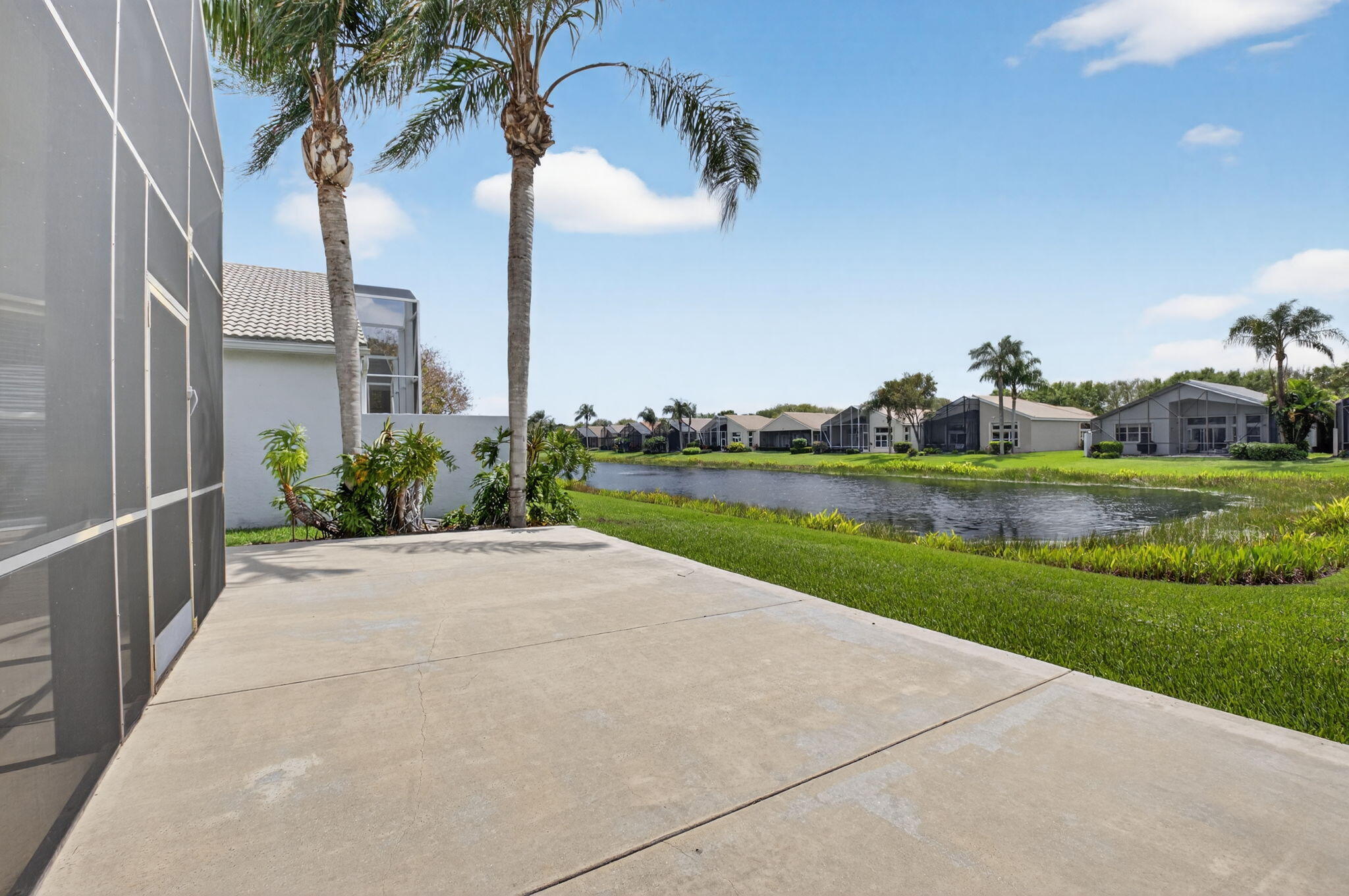 VALENCIA FALLS 6 - Residential