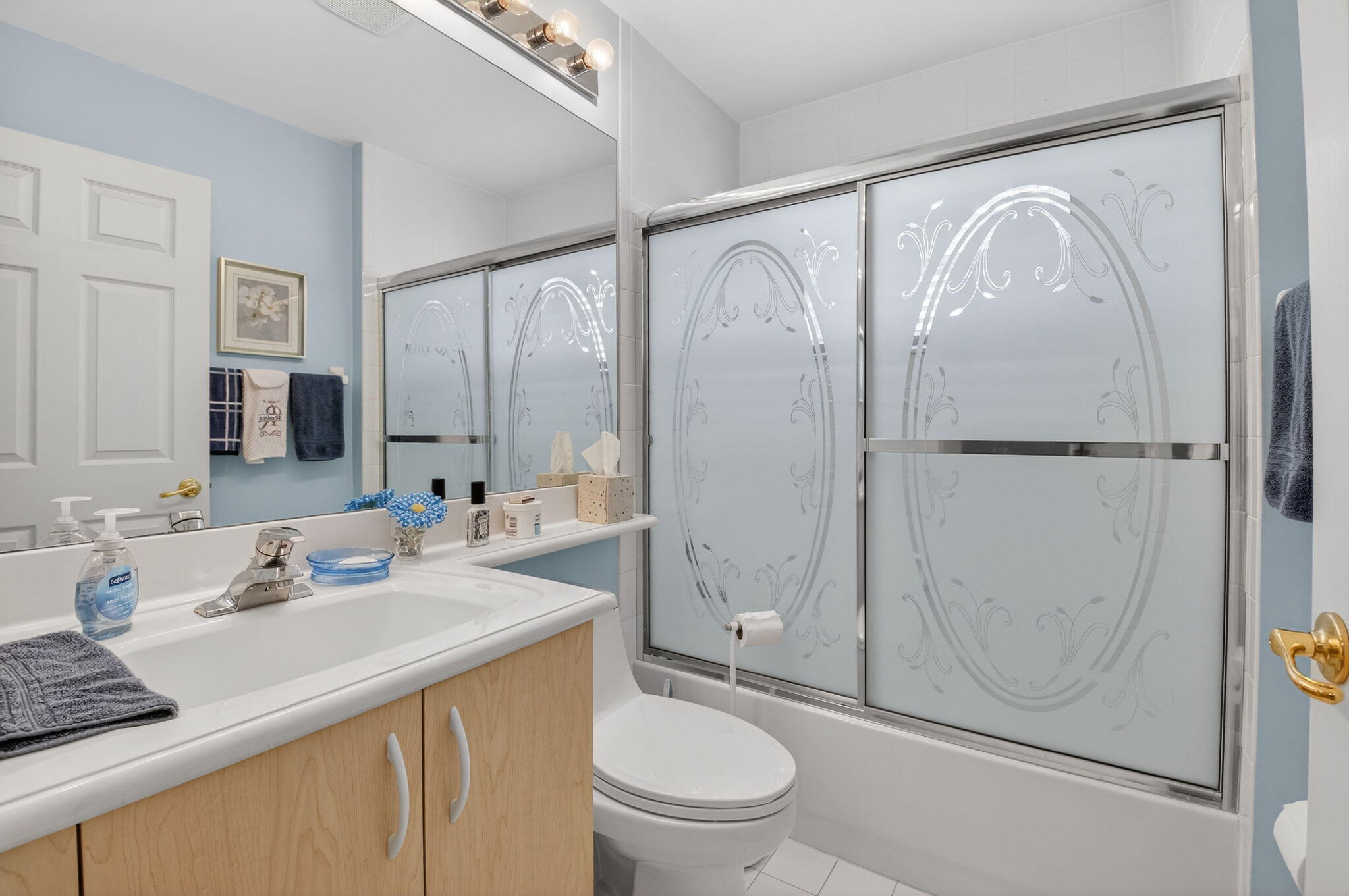 VALENCIA FALLS 6 - Residential