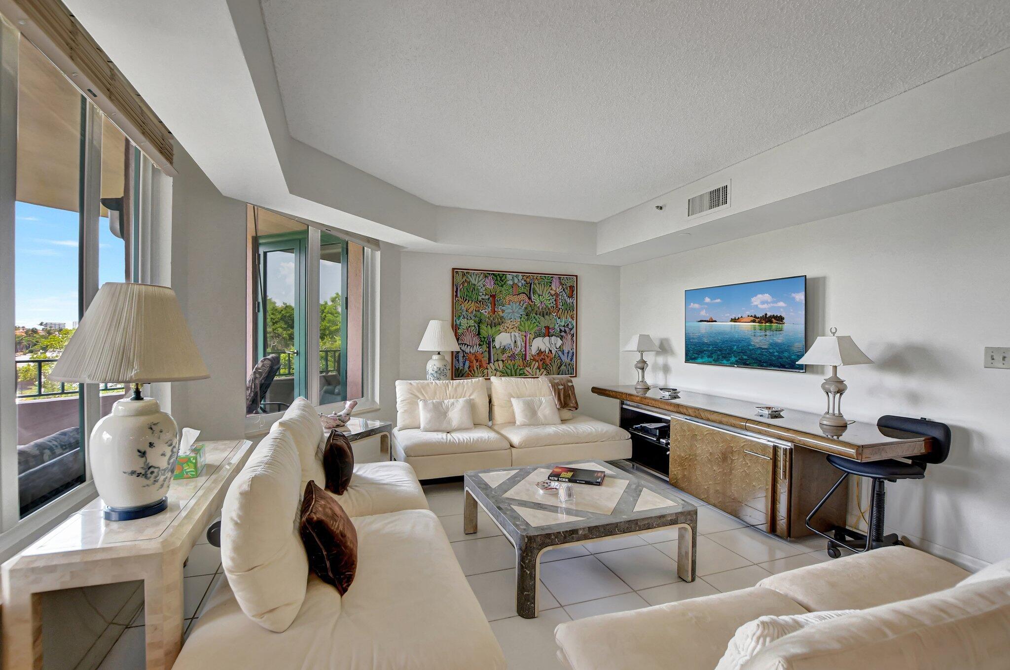 View photos, virtual tours, details... 100 SE 5th Ph 4 Avenue 504