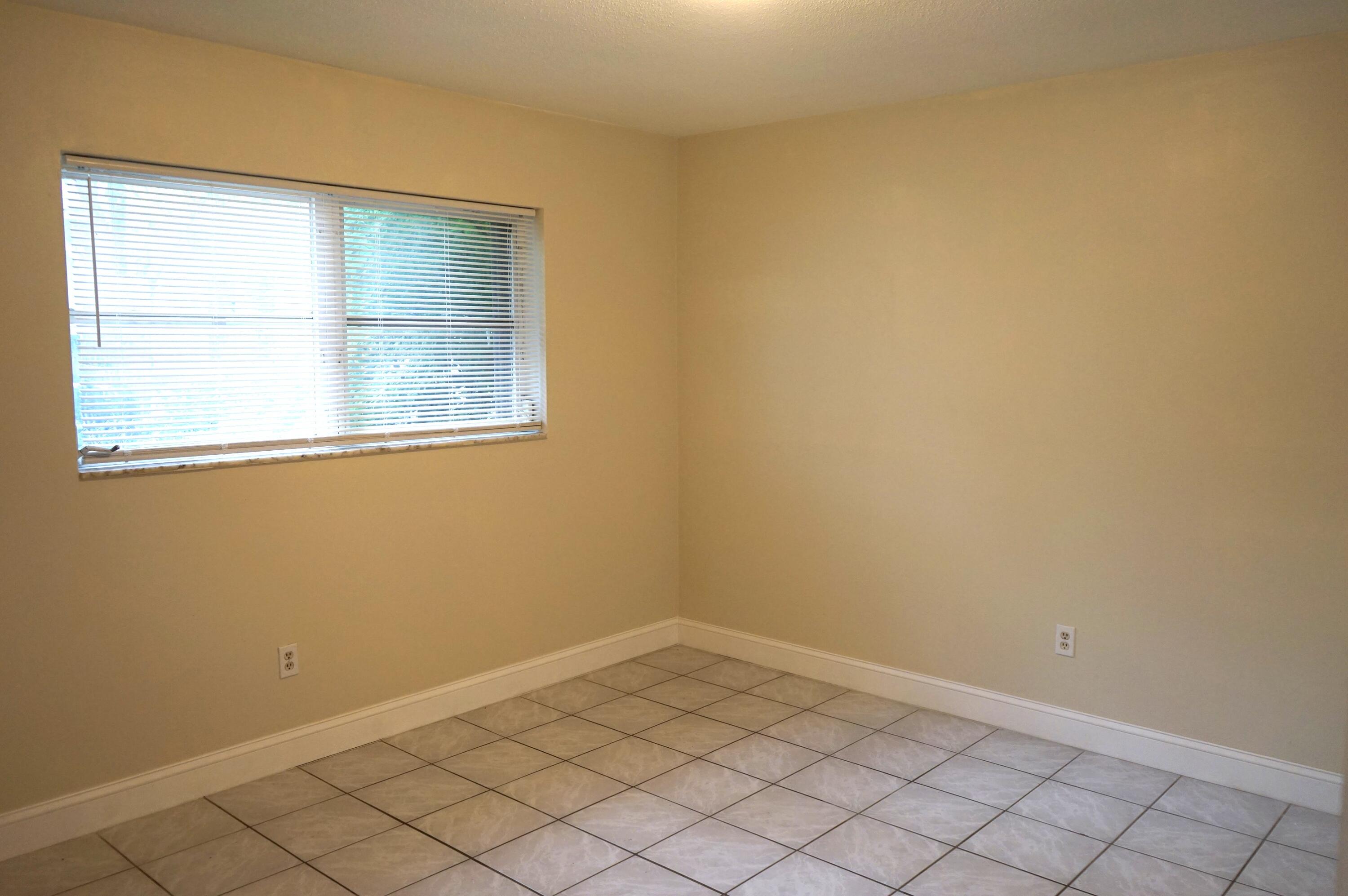 NORTH HOLLYWOOD - Residential Lease