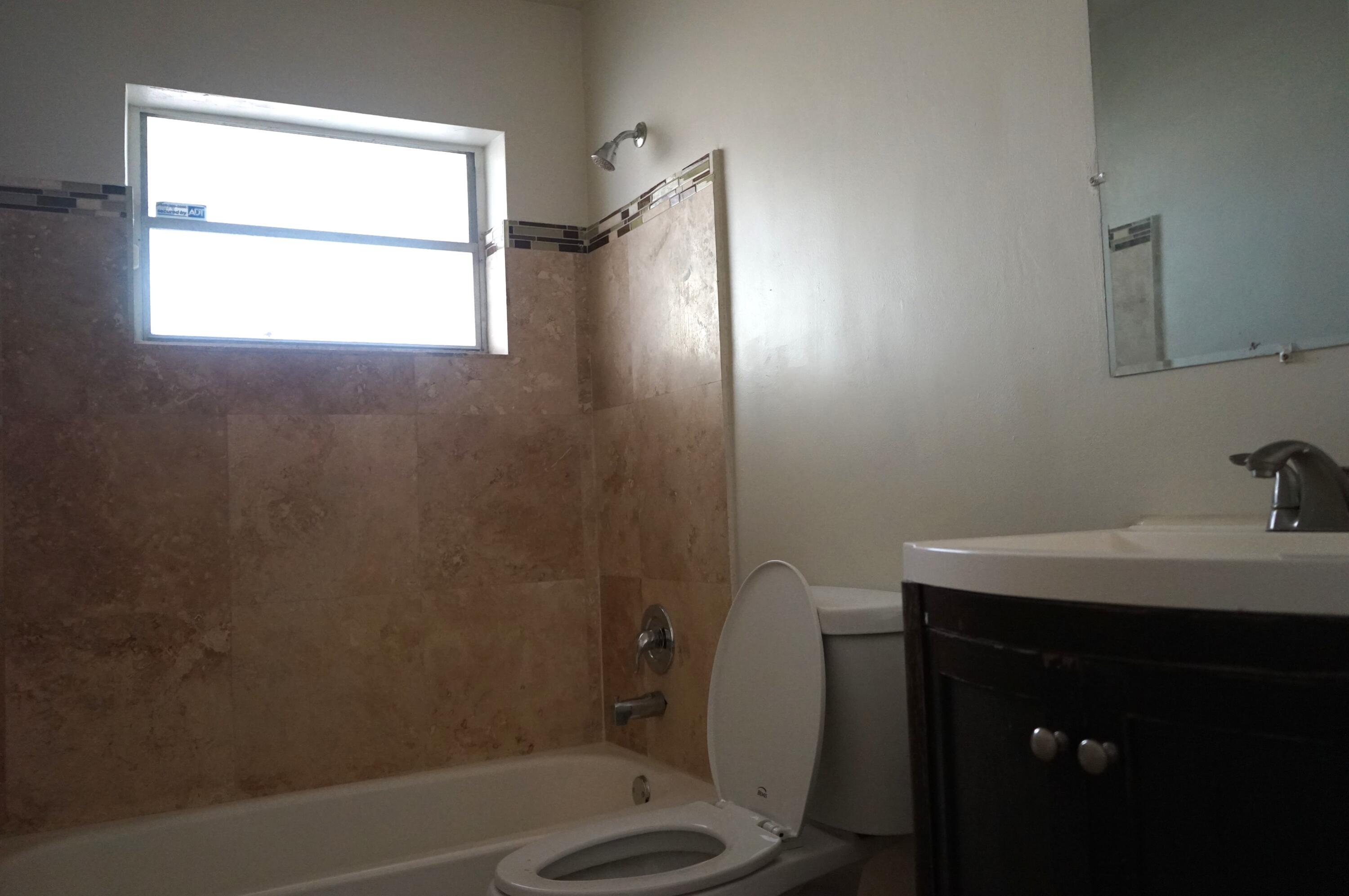 NORTH HOLLYWOOD - Residential Lease