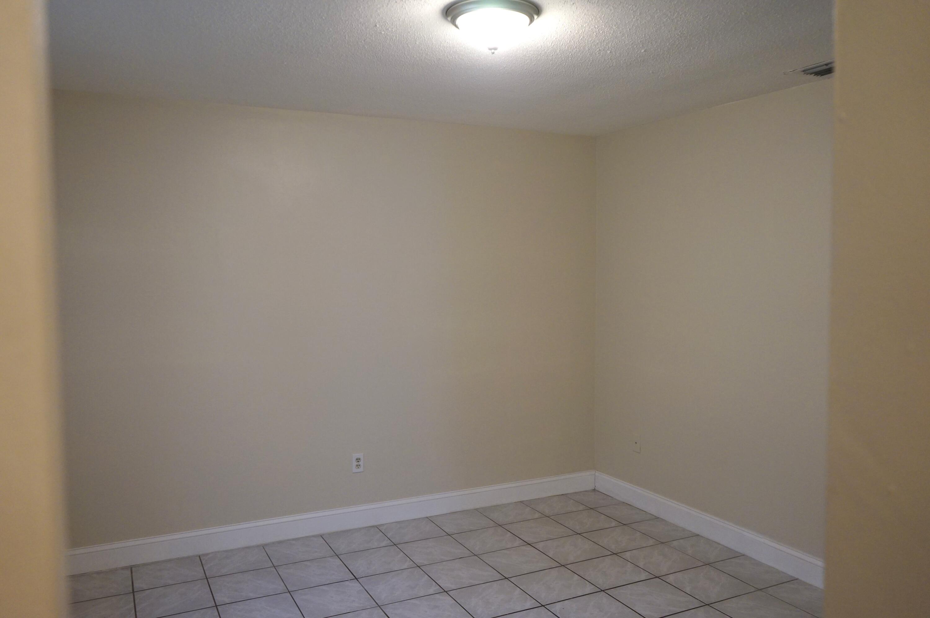 NORTH HOLLYWOOD - Residential Lease