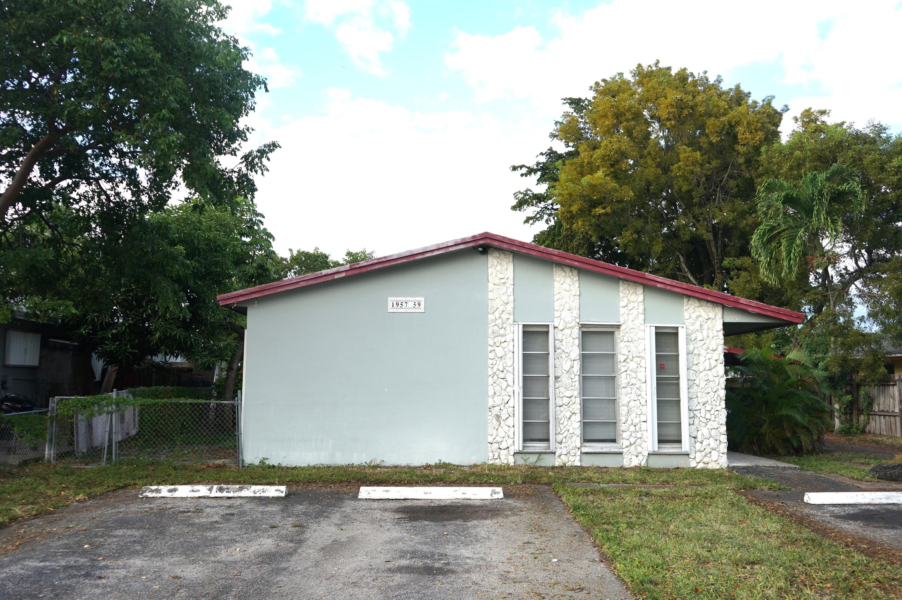 NORTH HOLLYWOOD - Residential Lease