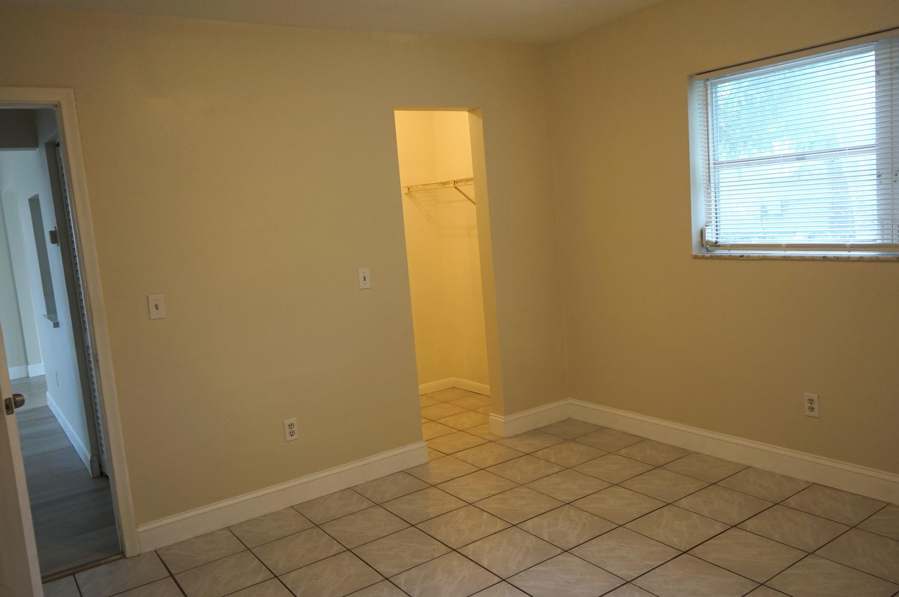 NORTH HOLLYWOOD - Residential Lease