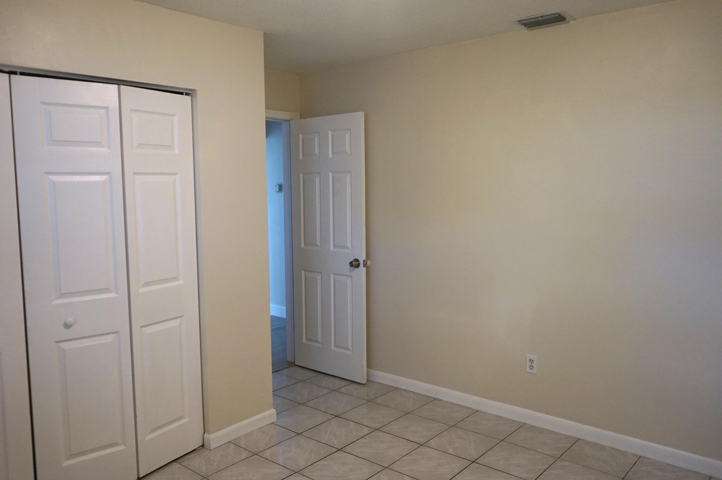 NORTH HOLLYWOOD - Residential Lease